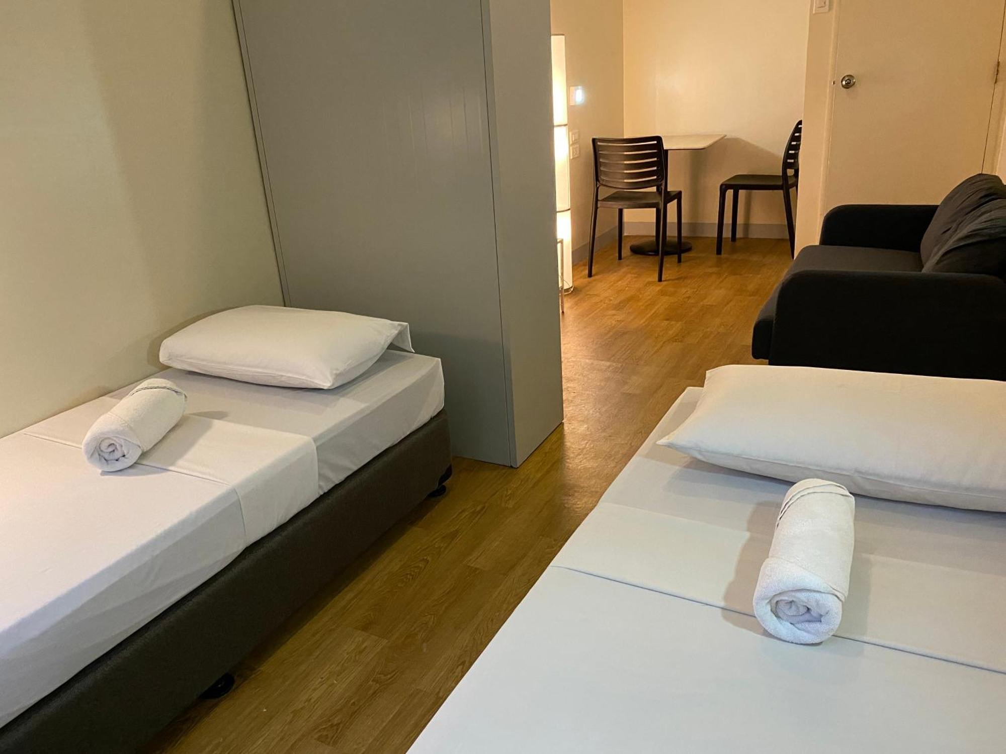פאסאי Burgos Hub Hostel מראה חיצוני תמונה