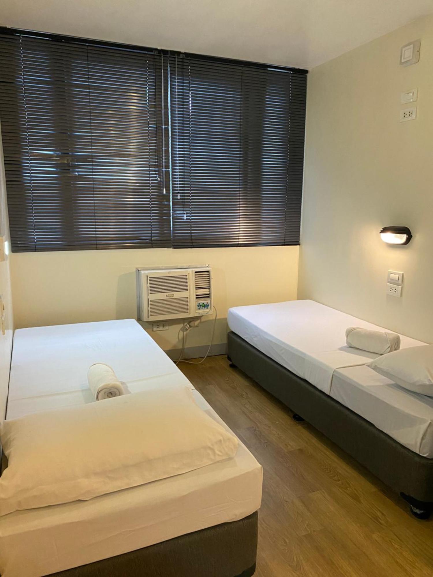 פאסאי Burgos Hub Hostel מראה חיצוני תמונה